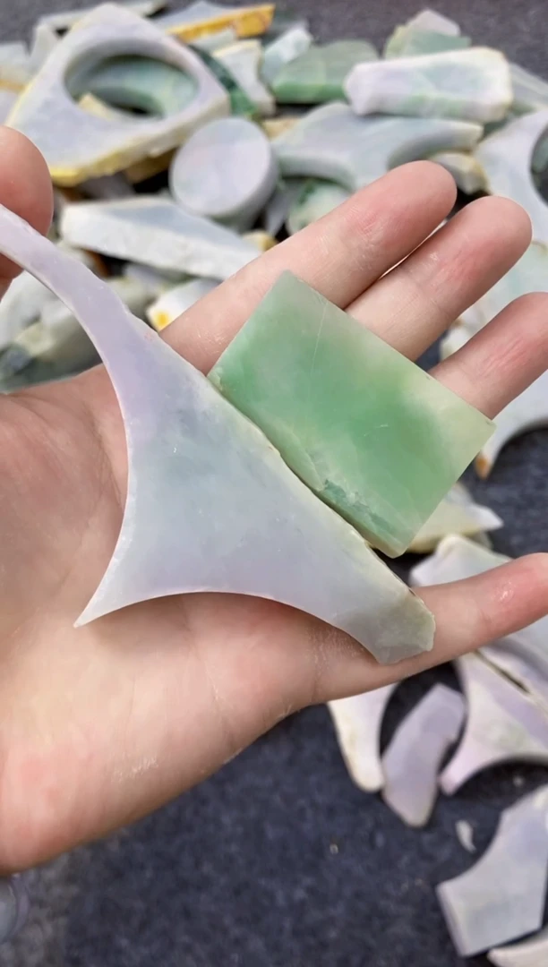 翡翠未镶嵌颈饰057天然翡翠