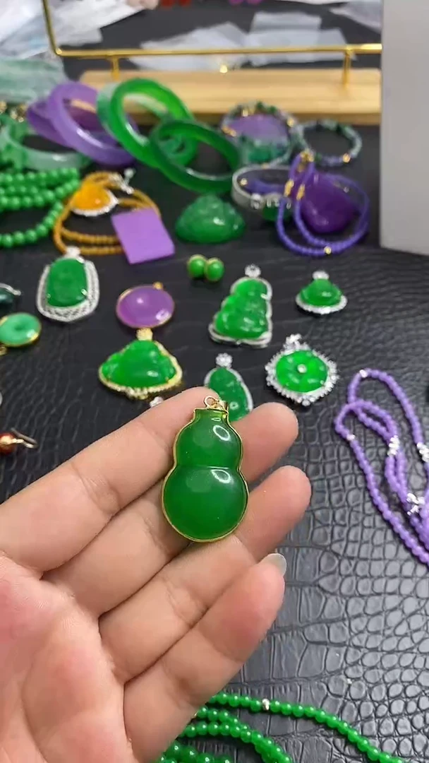 颈饰银S925镀金镶嵌翡翠S042