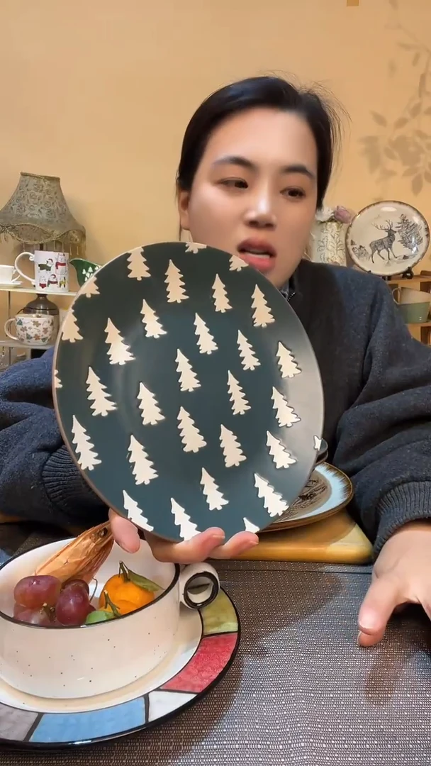 瓷片8.5英寸浮雕盘 微瑕介意勿拍