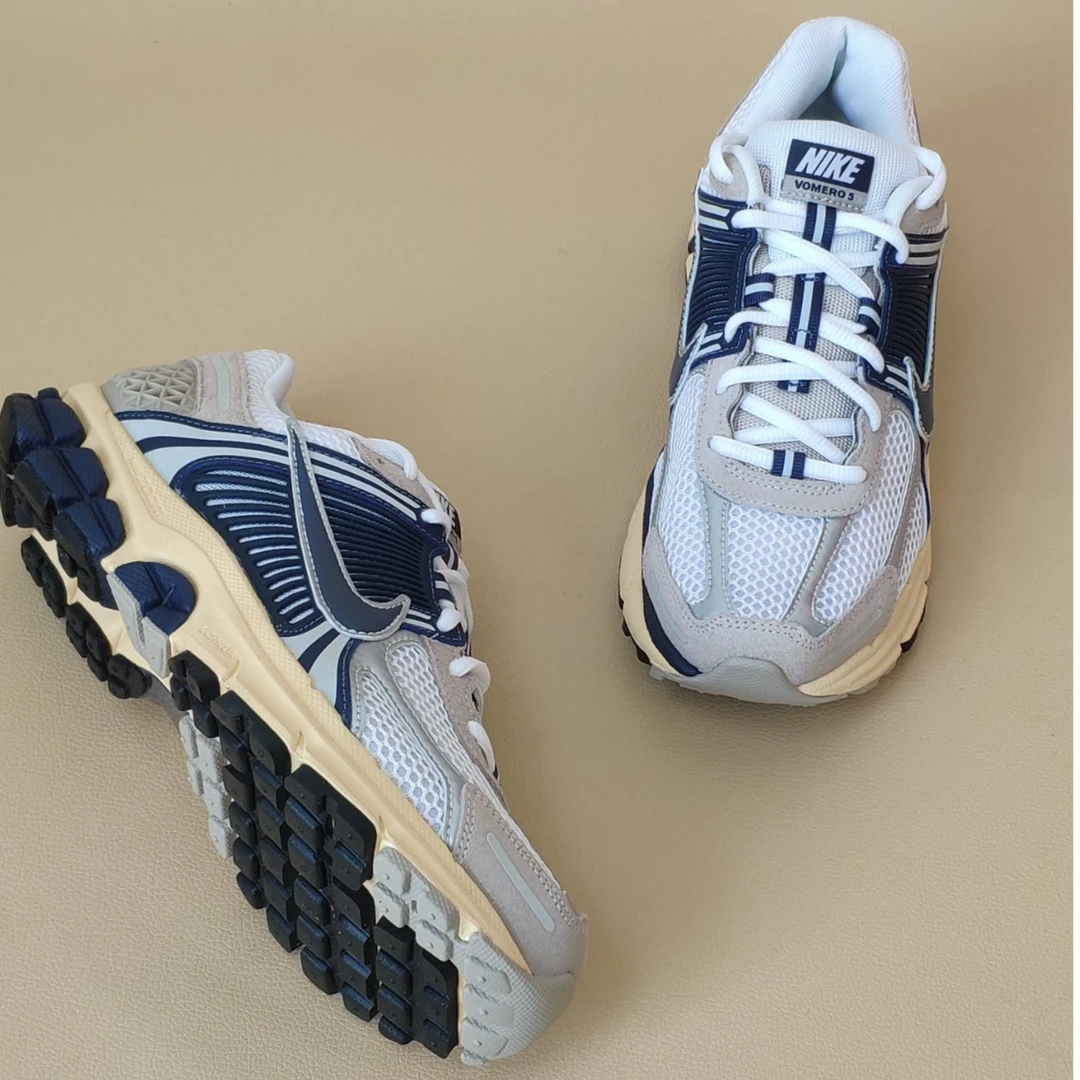 NIKE耐克 ZOOM VOMERO 5男女同款运动通勤耐磨防滑跑鞋官方正品