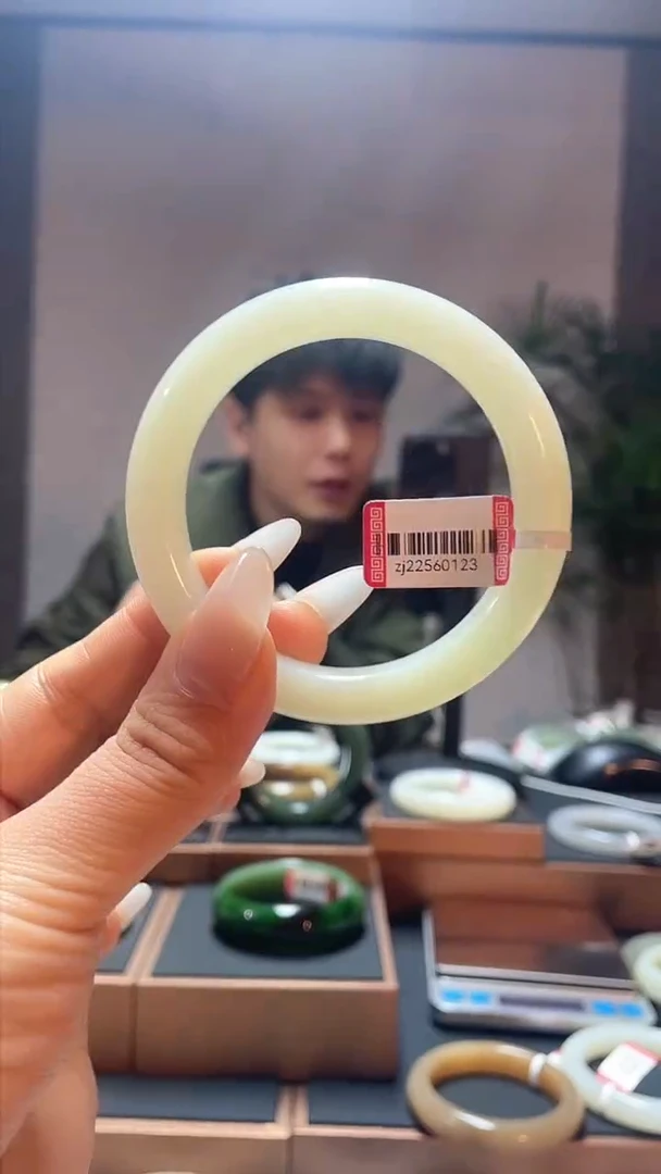 【闪购商品】和田玉手镯未镶嵌57白玉22560123