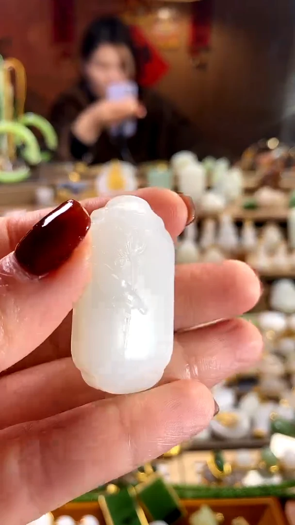 【闪购商品】和田玉吊坠未镶嵌。