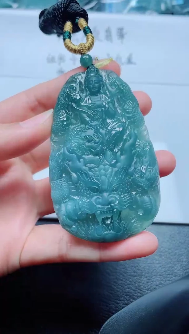 翡翠未镶嵌颈饰