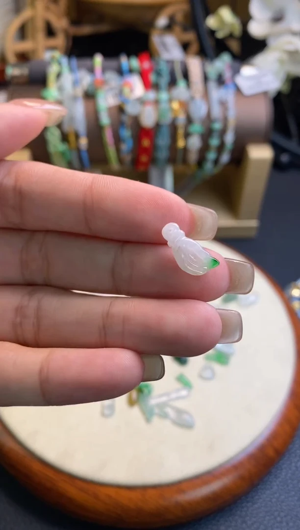 颈饰未镶嵌翡翠净货15620