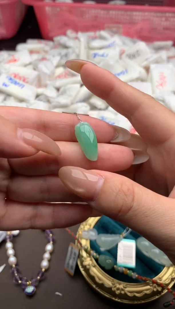 【闪购商品】翡翠挂件未镶嵌 一