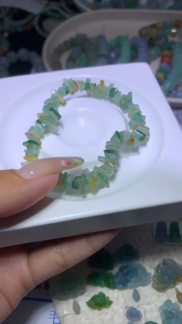 翡翠未镶嵌颈饰MXX018167