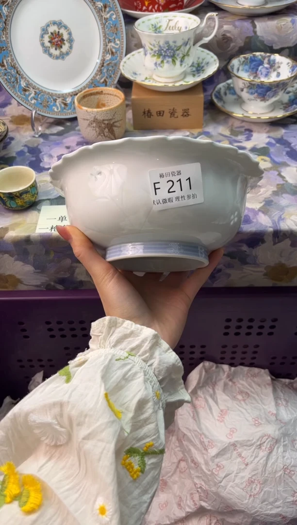 瓷片娥*瓷片瓷片          F 211