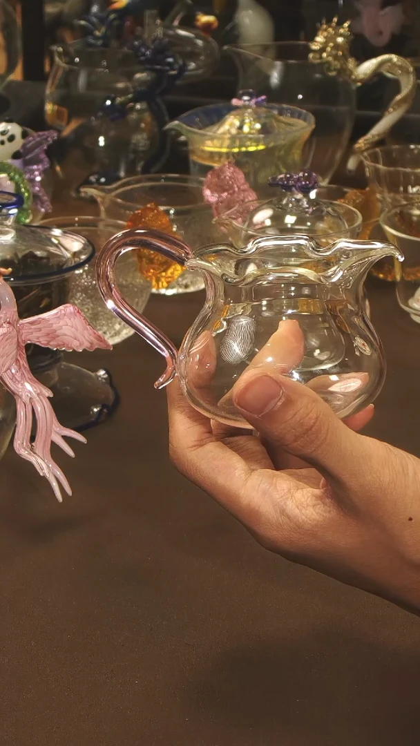 浅粉色花苞公道杯晶焱