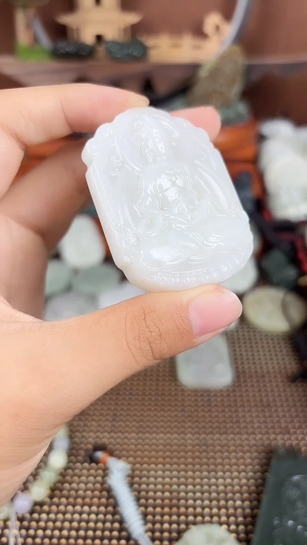 和田玉未镶嵌颈饰1