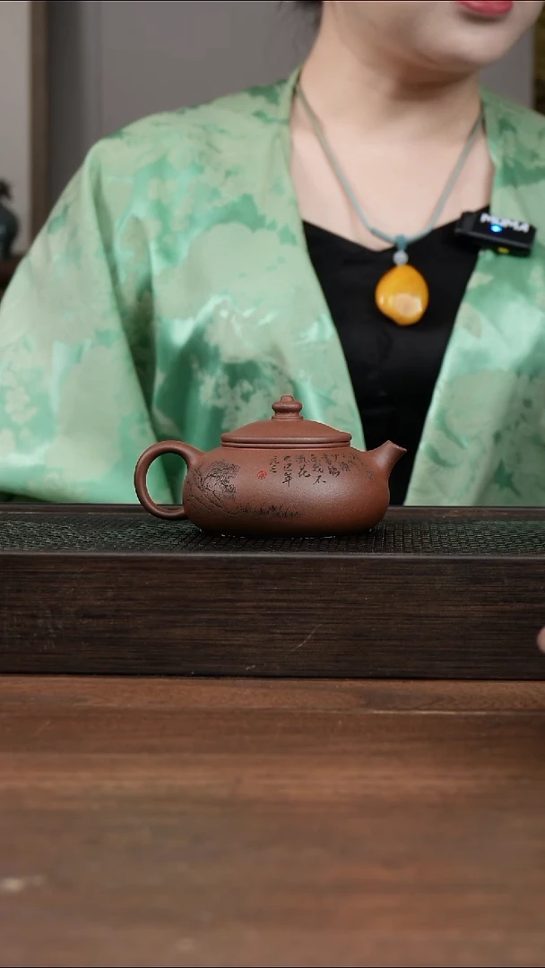 茶壶紫砂加*紫泥寒江     刻绘     150CC