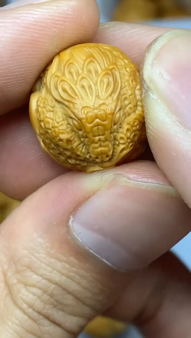 猴头核桃吊坠灵蛇