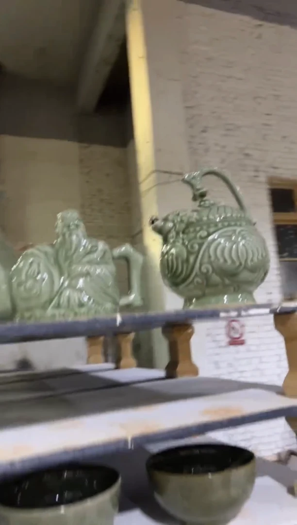 微瑕开片】耀州四绝之一倒流壶+两心壶