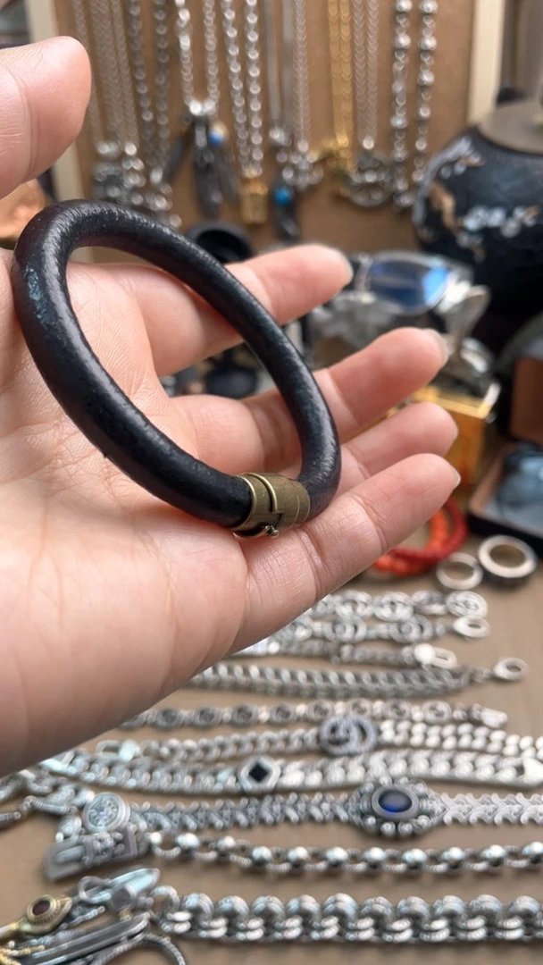 茶盏闪购商品如图所示手环