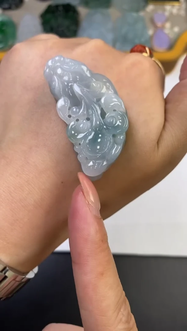 未镶嵌挂件翡翠302636    多人