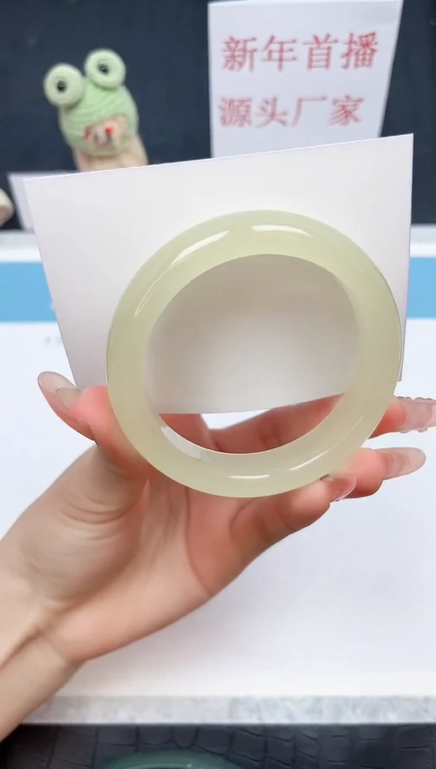 【闪购商品】石英质玉手镯未镶嵌206-56