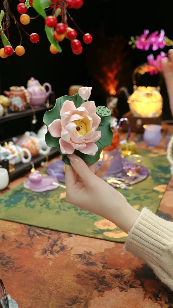 【闪购商品】陶瓷荷花摆件香插