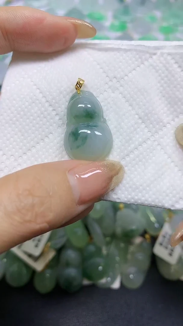 颈饰18K金镶嵌翡翠A货