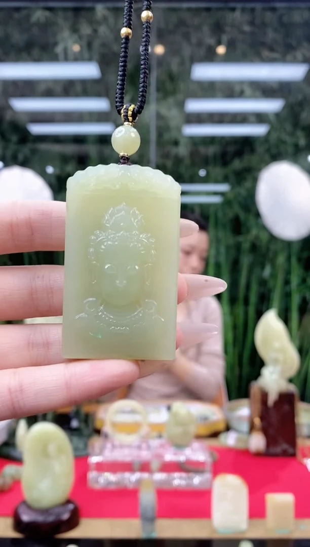 未镶嵌和田玉挂件闪购甘黄观音牌