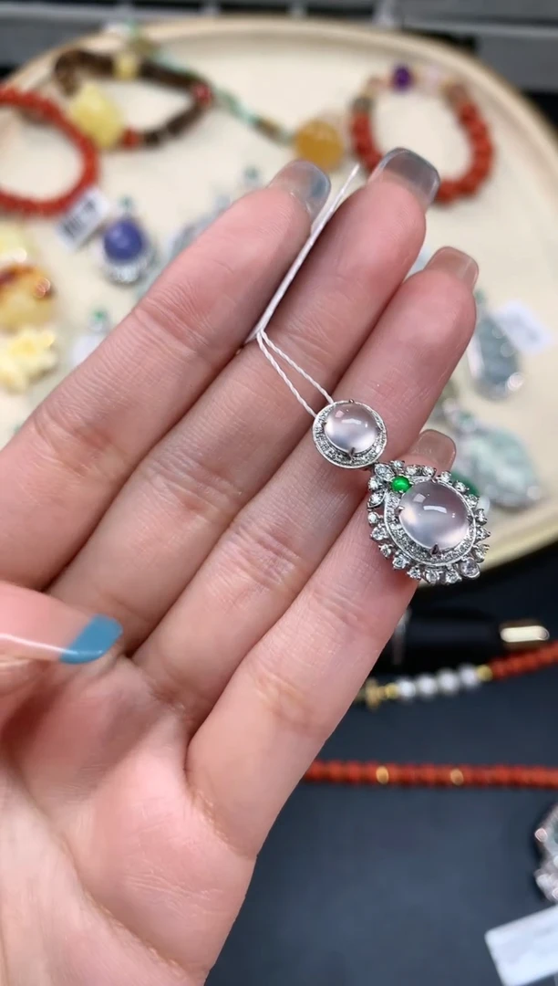 【闪购商品】翡翠吊坠(不含链)18K金镶嵌吊坠A175|9800