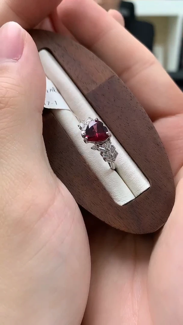 石榴石戒指银S925镶嵌J17-1