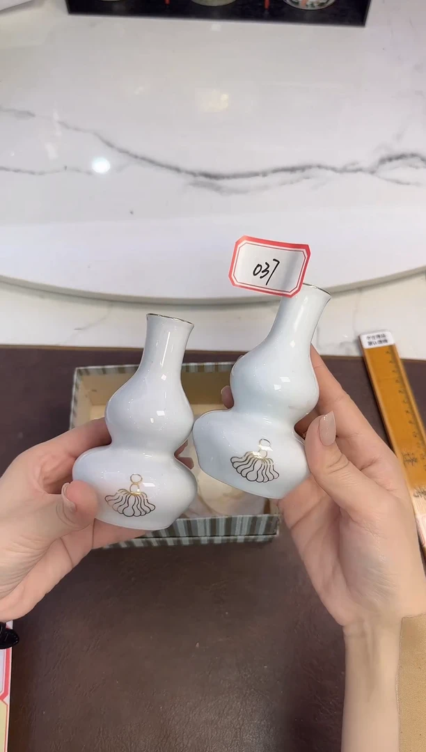 037带款葫芦摆件·