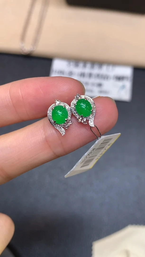 18K金镶嵌翡翠耳饰蛋面【无服务费