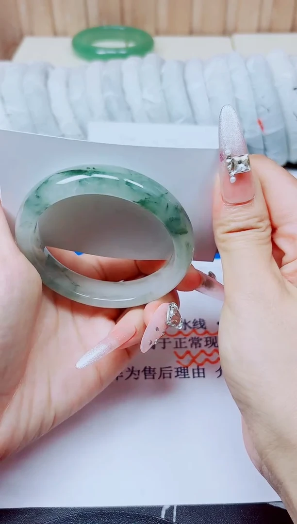 未镶嵌手镯石英质玉68/56
