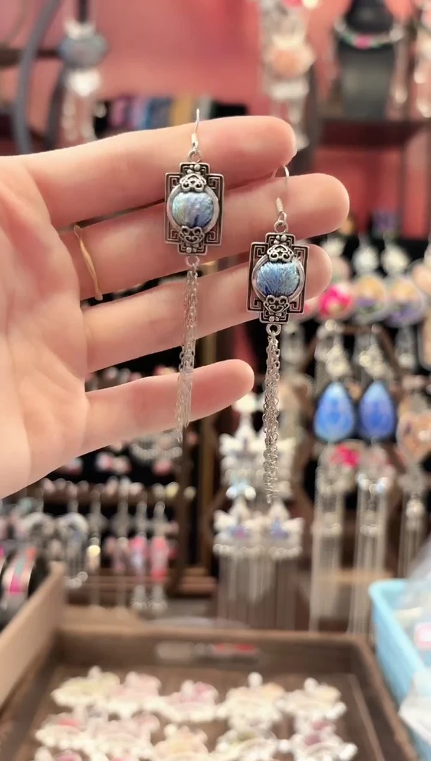 织绣 云织谣民族风精美饰品   183**