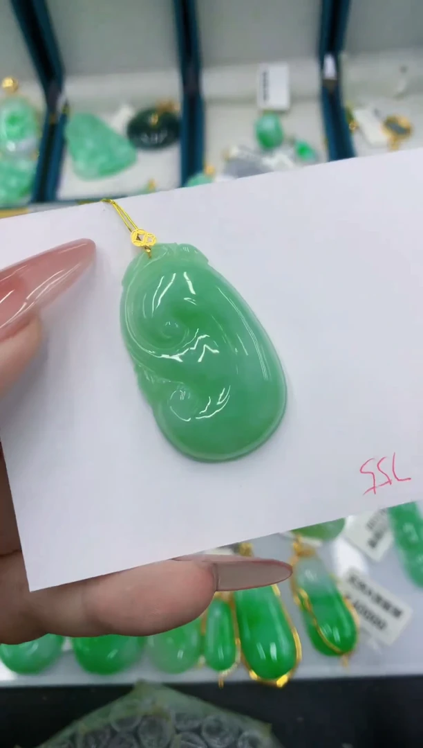 颈饰18K金镶嵌翡翠11111