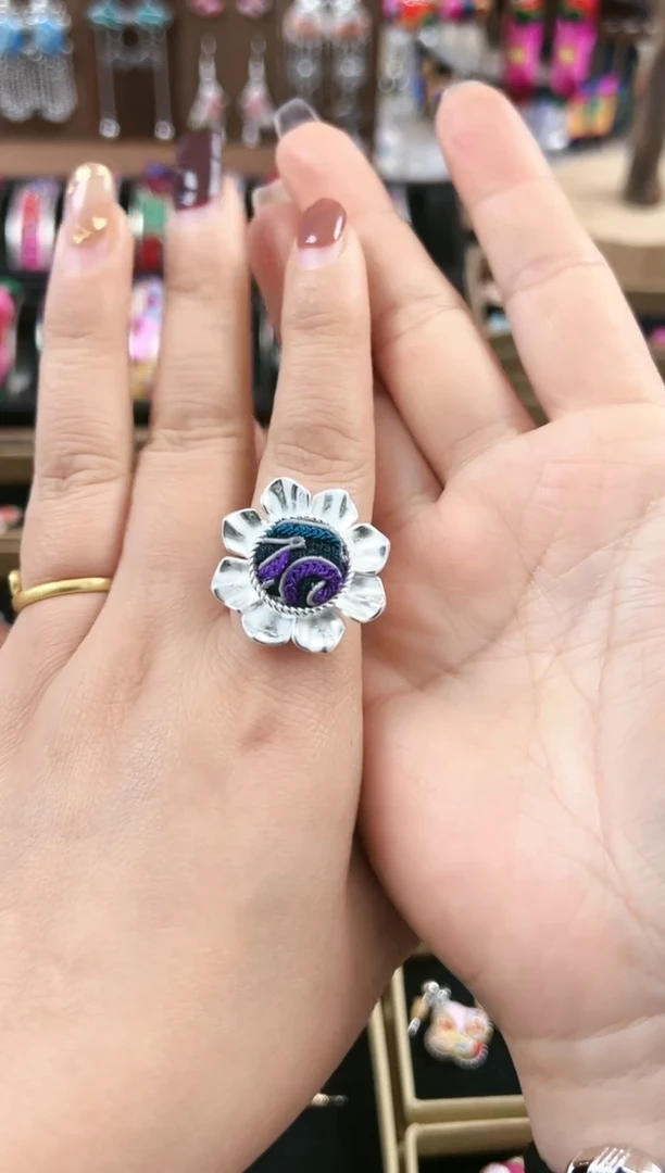 【闪购商品】织绣民族风老绣饰品349