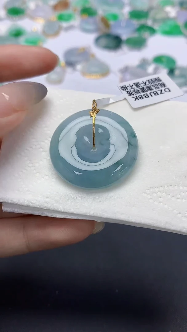 翡翠18K金镶嵌颈饰天然缅甸a货翡翠