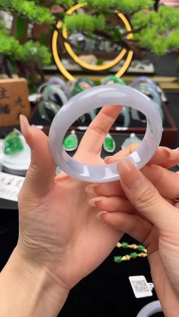 未镶嵌手镯翡翠手镯