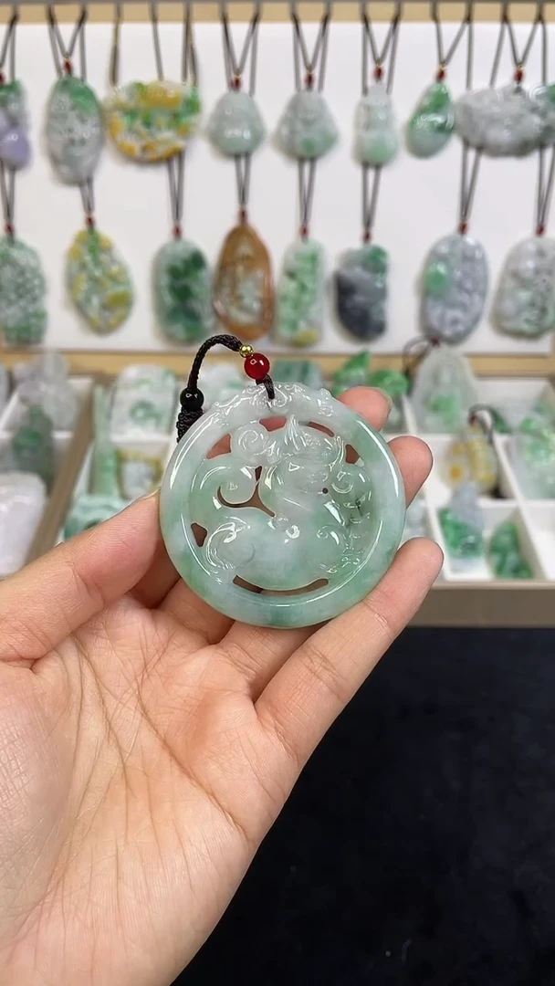 颈饰未镶嵌翡翠1