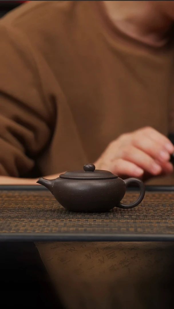 【闪购商品】紫砂茶壶35空山造器 黑料钵体