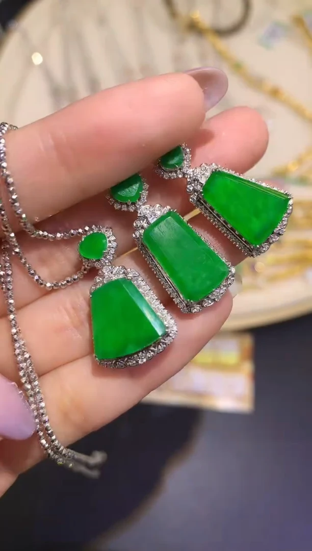 翡翠18K金镶嵌吊坠(不含链)吊坠多样性发其一A150丨9800