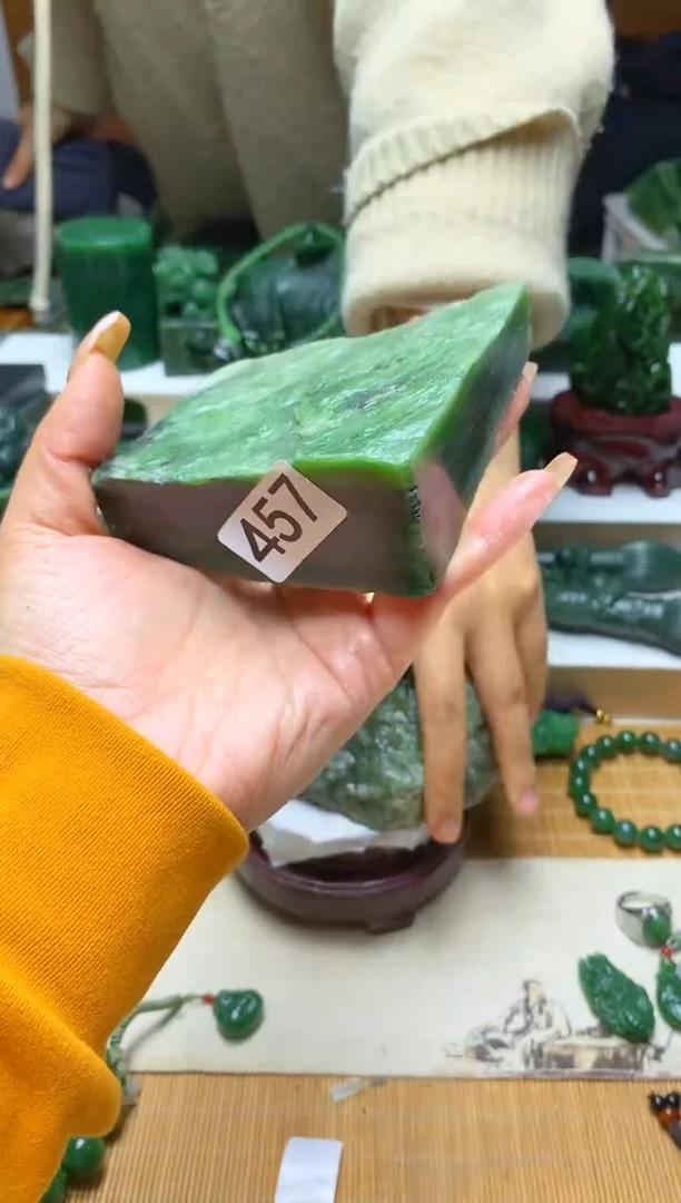 未镶嵌和田玉摆件1