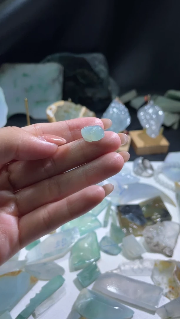 未镶嵌定制翡翠貔貅