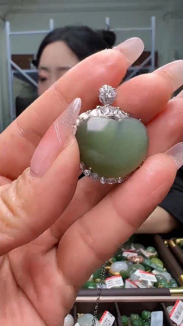 颈饰银S925镶嵌和田玉（多样性发货.发其一)12.03.34