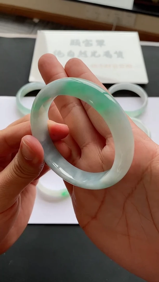 【闪购商品】翡翠手镯未镶嵌35号56.6*12.5*8.5正圈