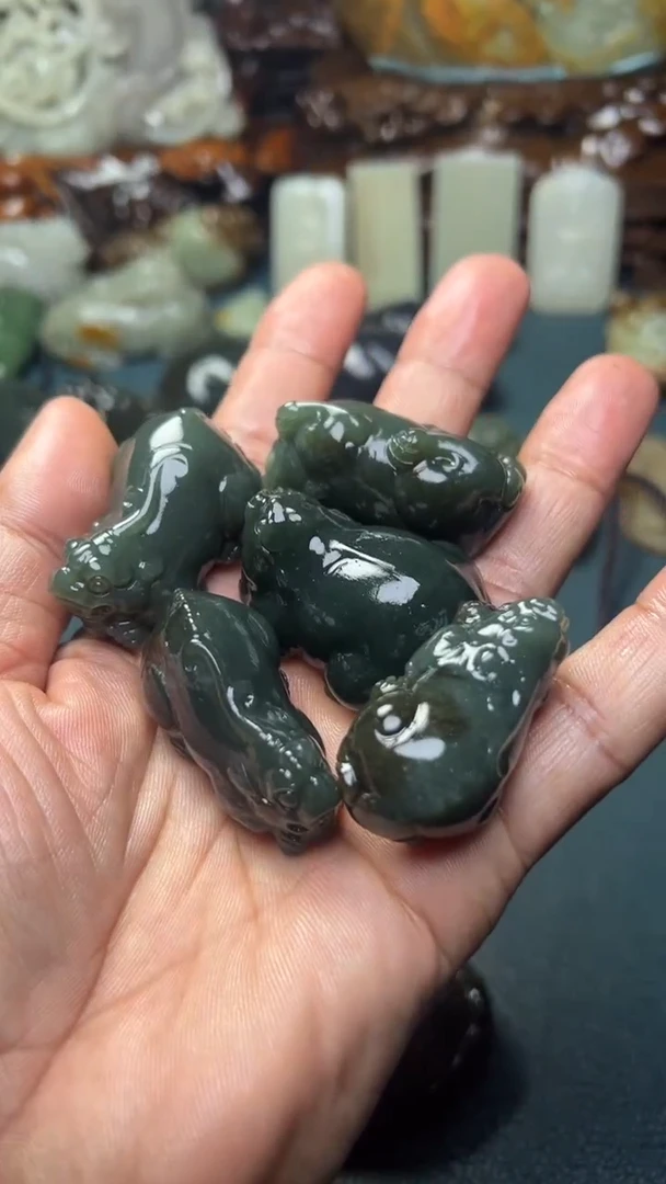 未镶嵌和田玉挂件5