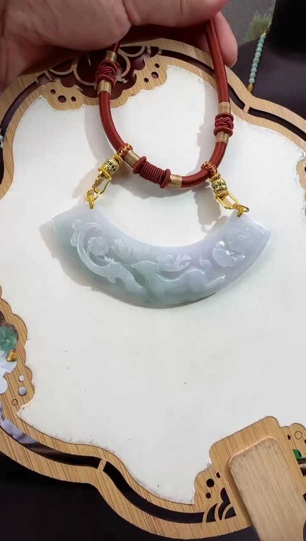 【闪购商品】翡翠颈饰未镶嵌拍照