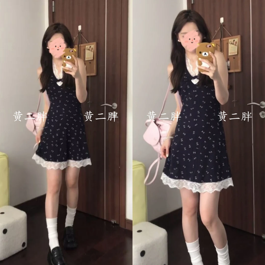 纯色蕾丝拼接V领挂脖碎花连衣裙女夏季辣妹波点修身短裙子