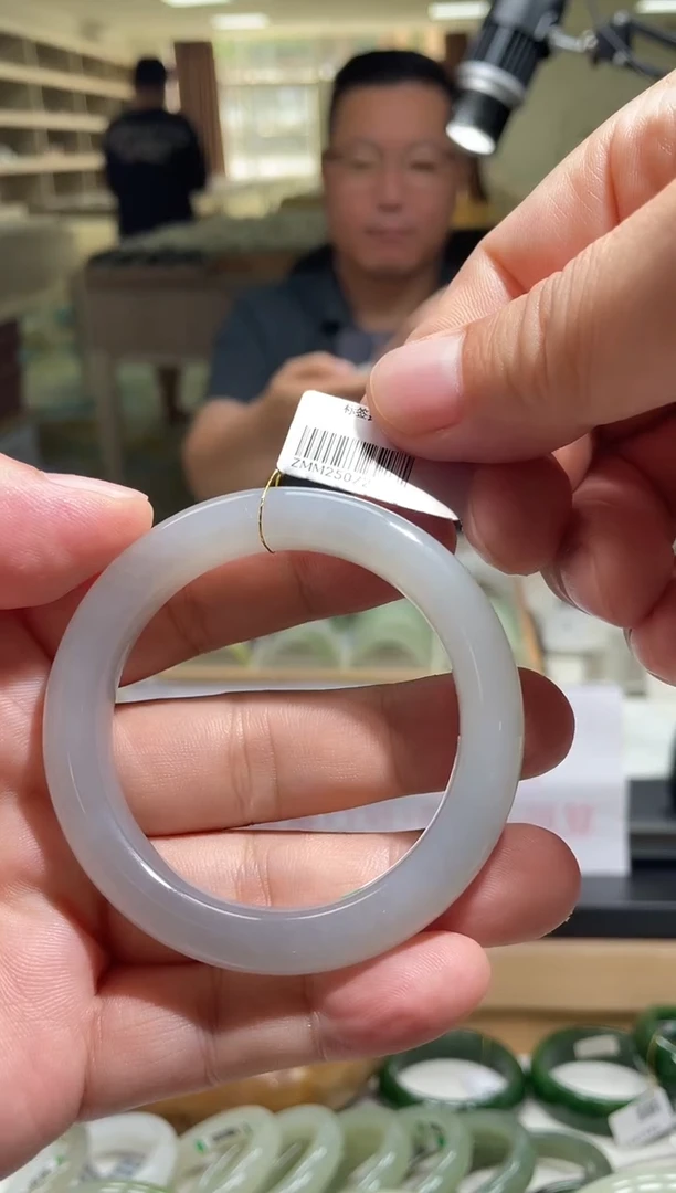 未镶嵌手镯和田玉53-54圈口 3576