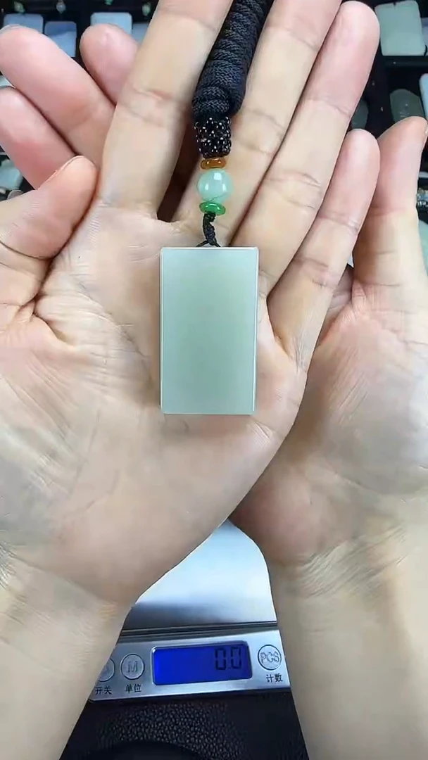 颈饰未镶嵌和田玉六刀牌