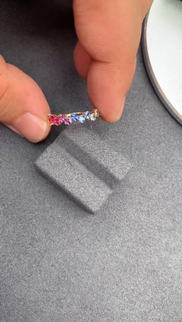 【闪购商品】彩色蓝宝石戒指18K金镶嵌90分彩蓝宝戒指