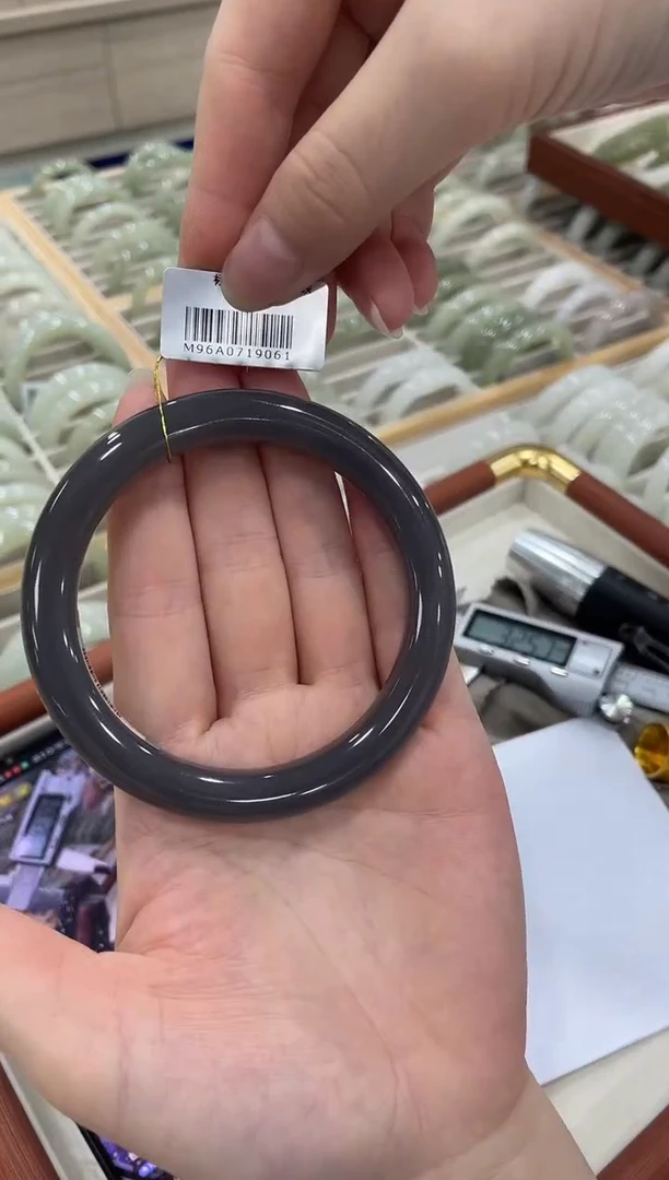 未镶嵌手镯和田玉60-61圈口 9061