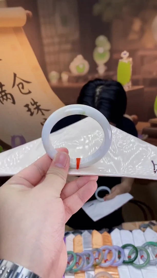 未镶嵌手镯翡翠手镯