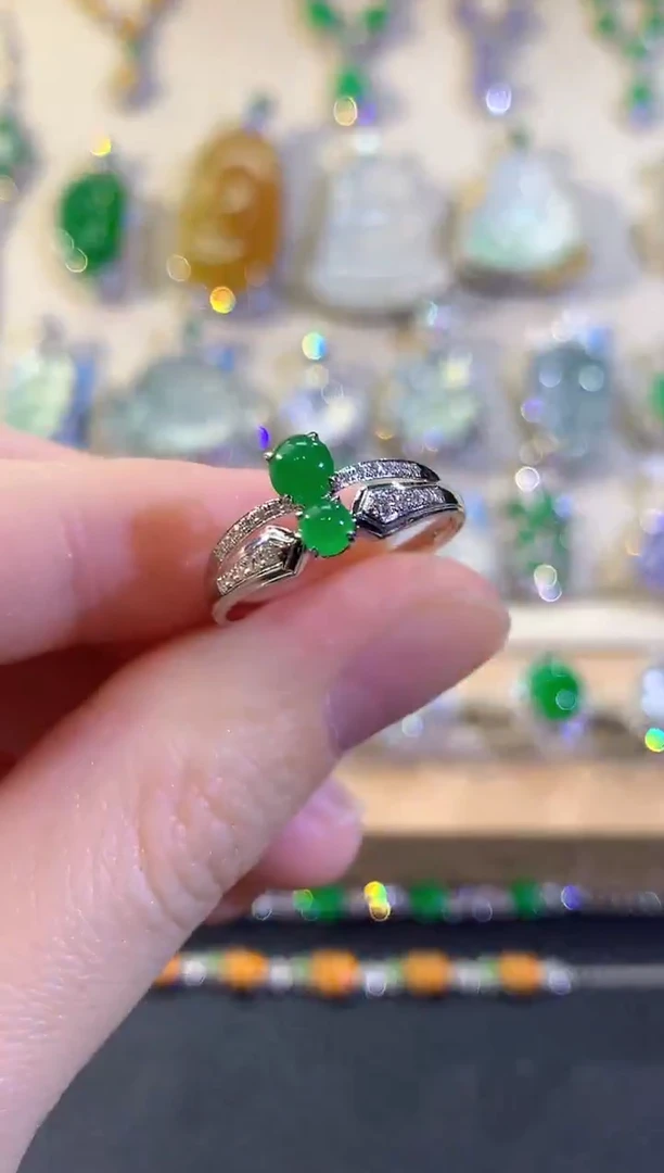 18K金镶嵌戒指翡翠冬日珠宝多样性发货一件Q56