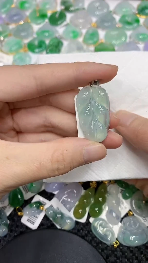 颈饰18K金镶嵌翡翠a货支持复检百元以上9元证书费自理