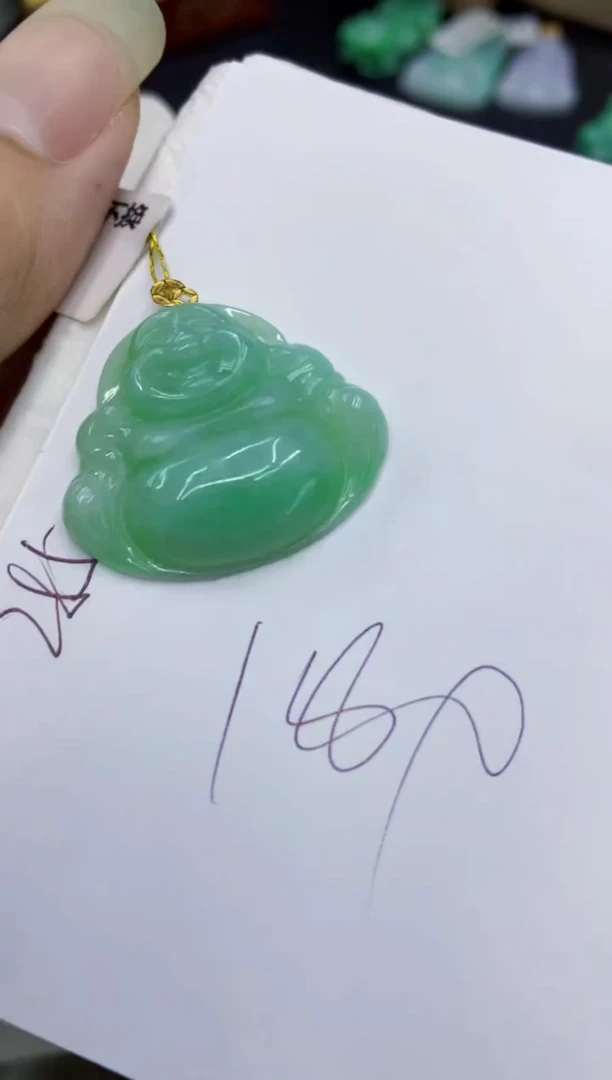 翡翠18K金镶嵌颈饰1111111111111